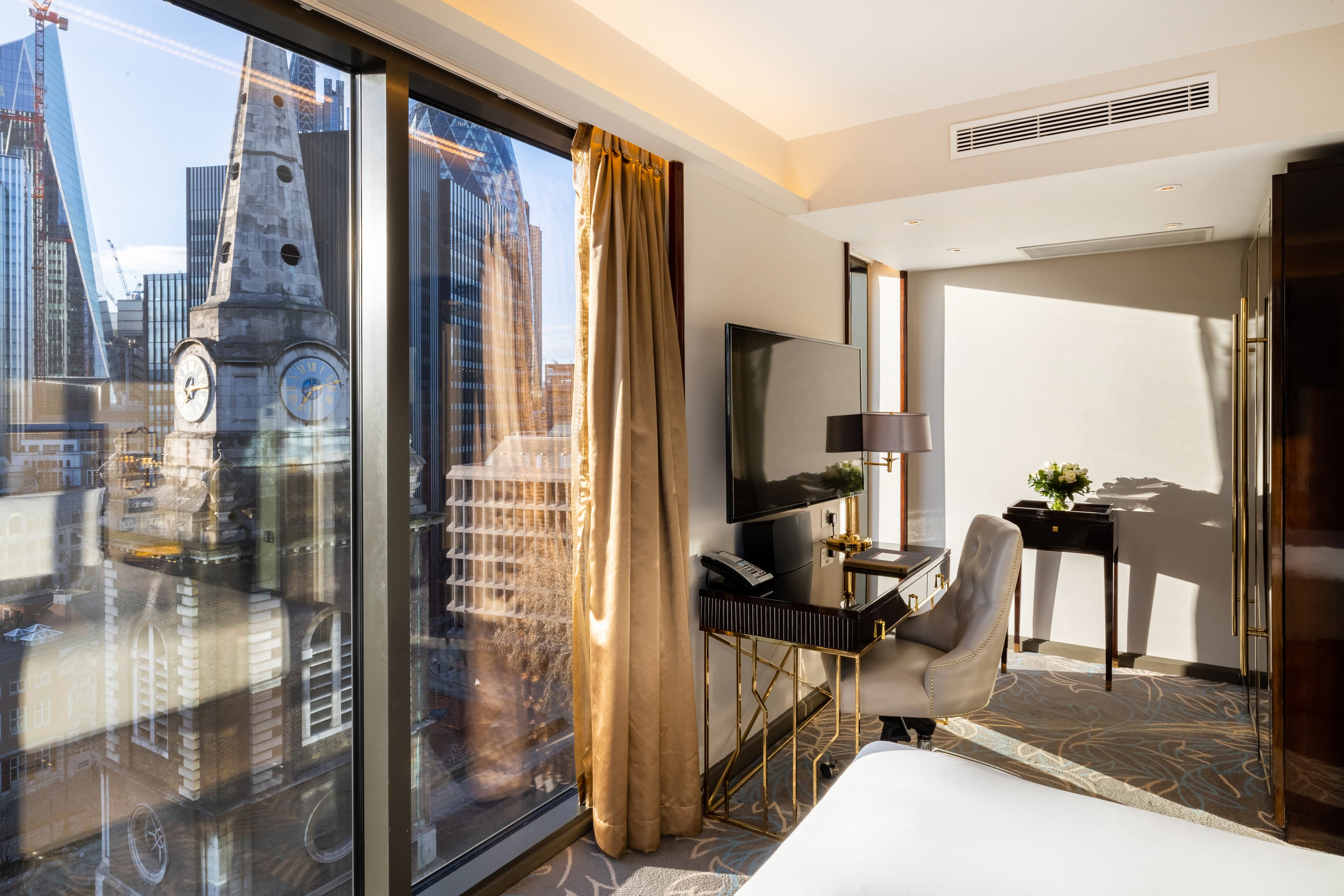 Hotel Saint Overview