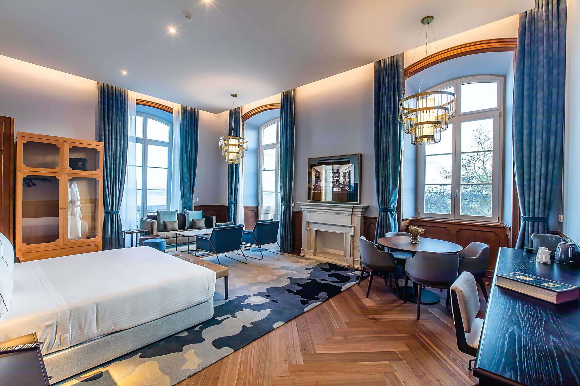 The Editory Riverside Hotel Dining