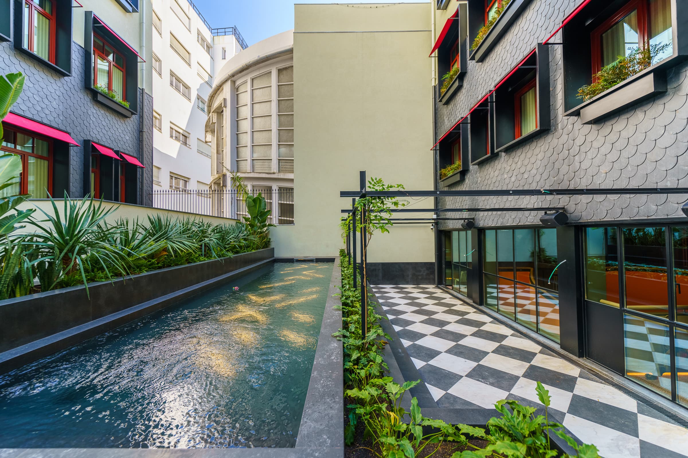 The Editory Boulevard Aliados Porto Location