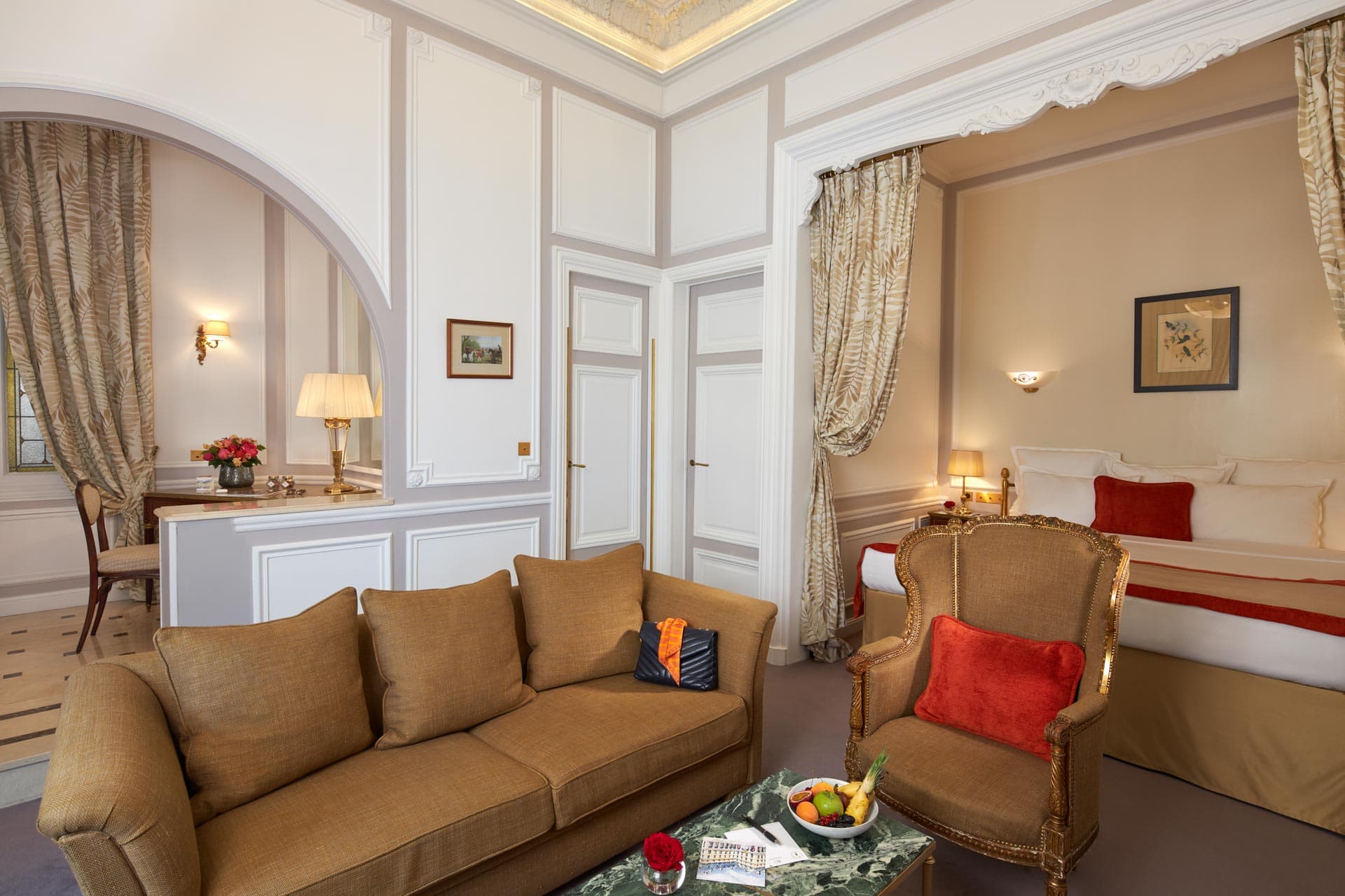 Hotel Regina Louvre Accommodations