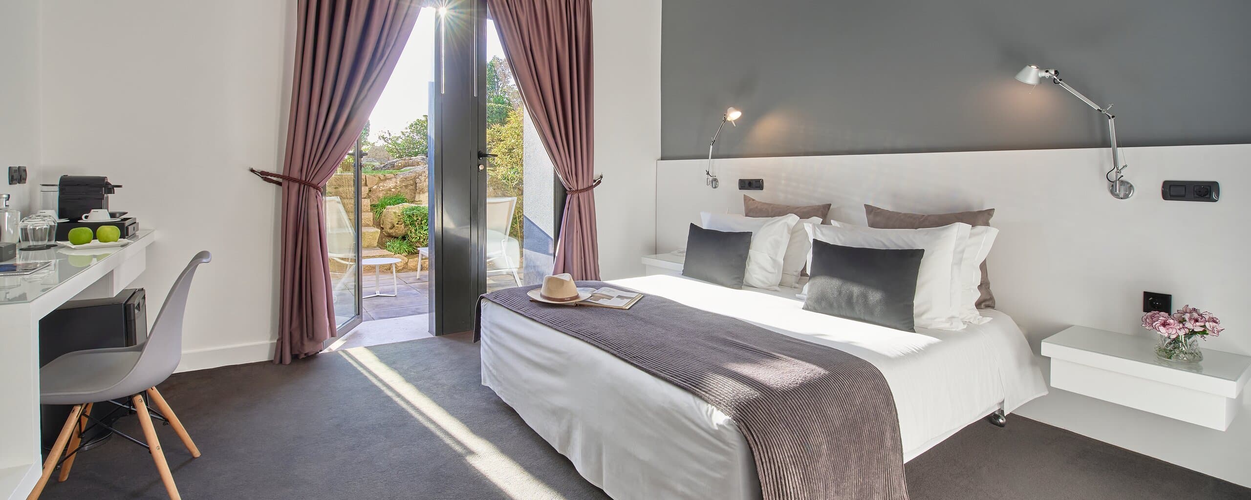 Farol Hotel Overview