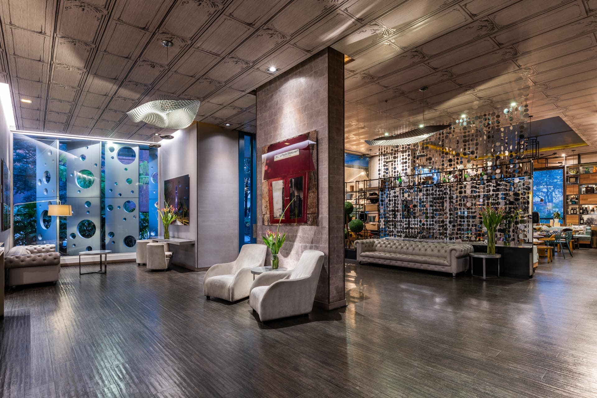 100 Luxury Suites Overview