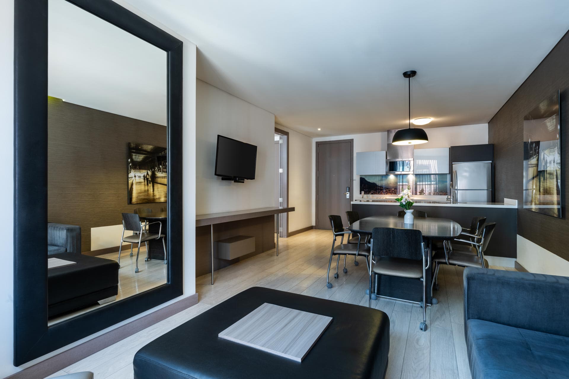 100 Luxury Suites Accommodations